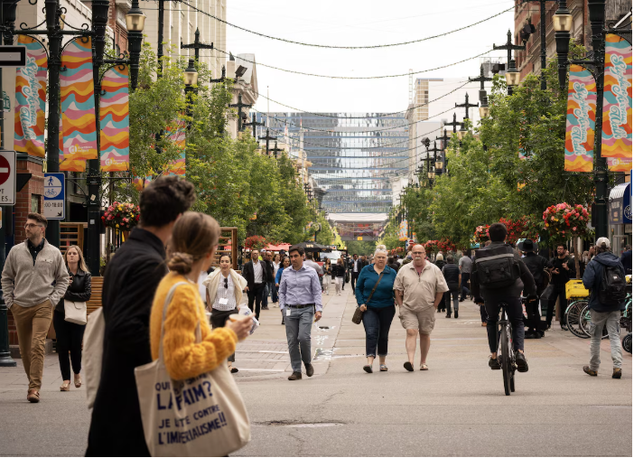 加拿大人口趋势大转向：新移民还在来，但净减10万！谁离开了？