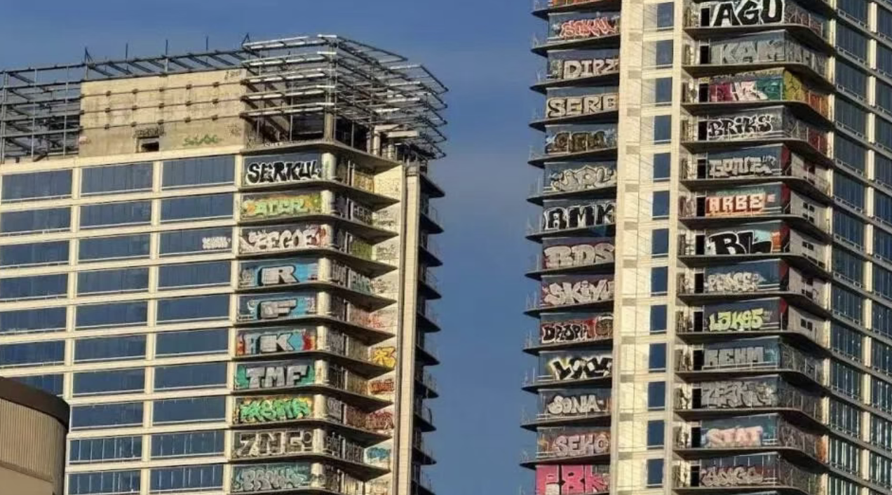 洛市中心泛海广场复工露曙光