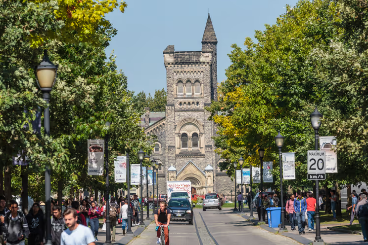 别再只看总排名！QS最新榜单告诉你，加拿大大学各自强在哪？