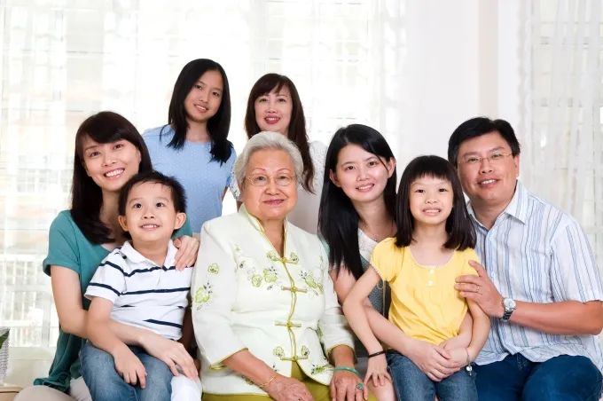 2025年父母团聚移民收入要求上调！家庭人数稍不留意即少算！