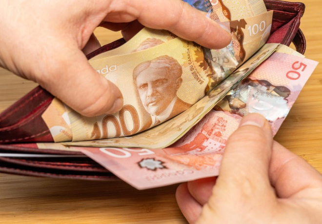 加拿大新一轮政府福利即将到账！一家可多拿$800!