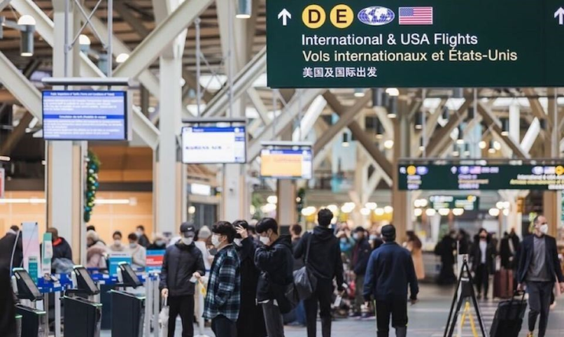 燃油大涨航空业混乱！暑期旅游应该现在订机票？还是再等等？