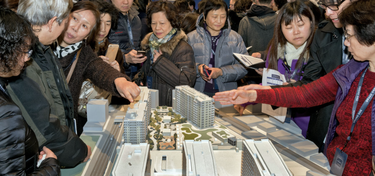 有钱任性！中国买房团拿下2022美国房市销售额第一