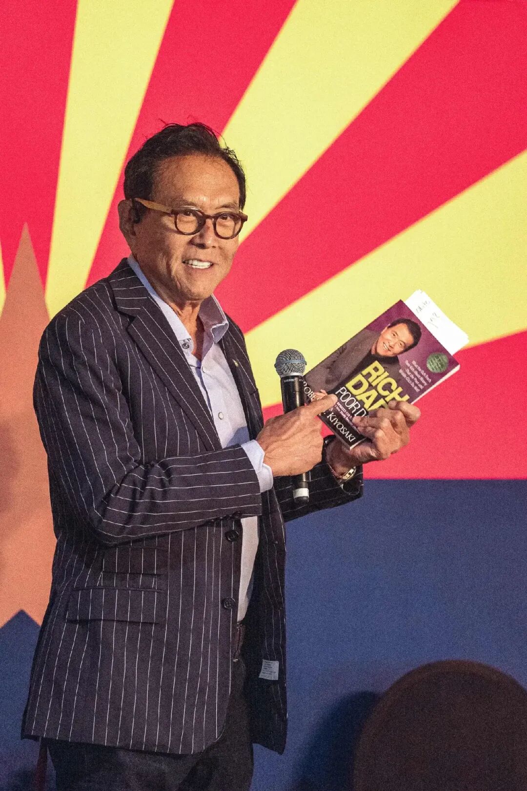 惊! 《富爸爸穷爸爸》作者自曝欠债12亿美元 投资约1500套公寓 他却说这是好事
